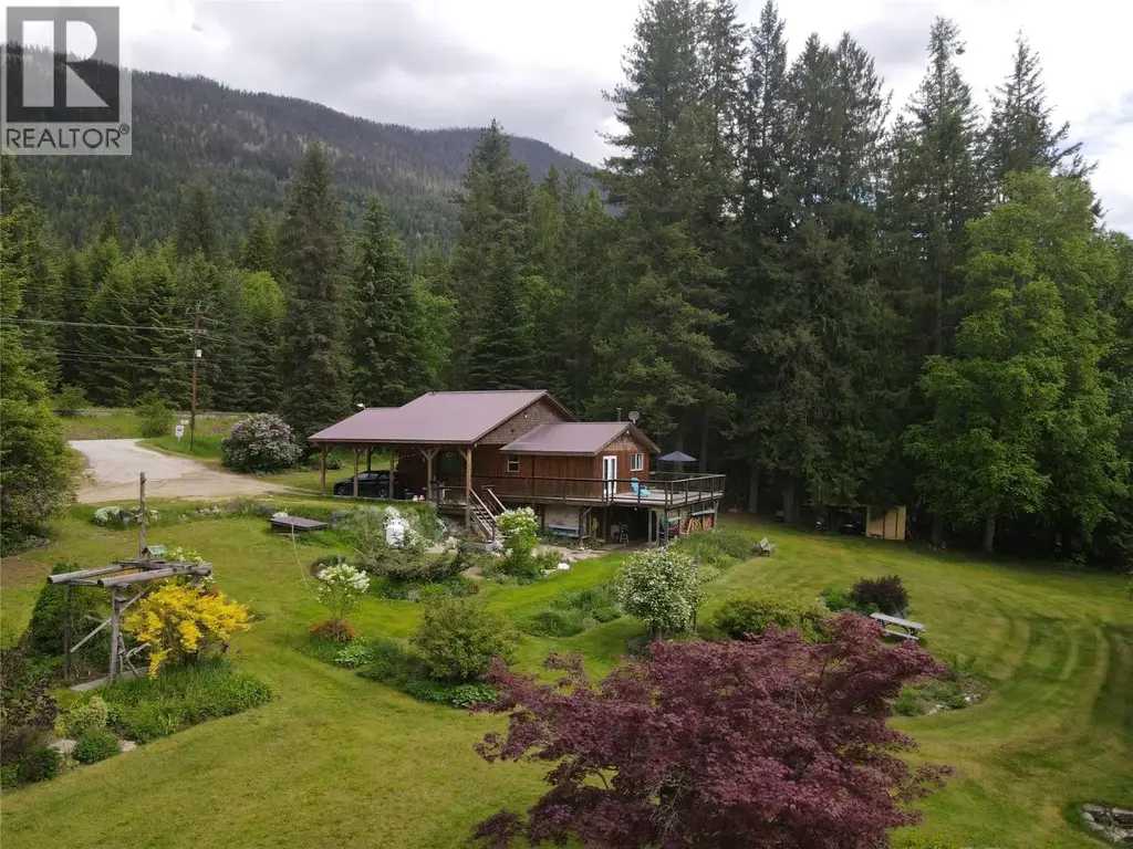 8481 6 Highway, Slocan
